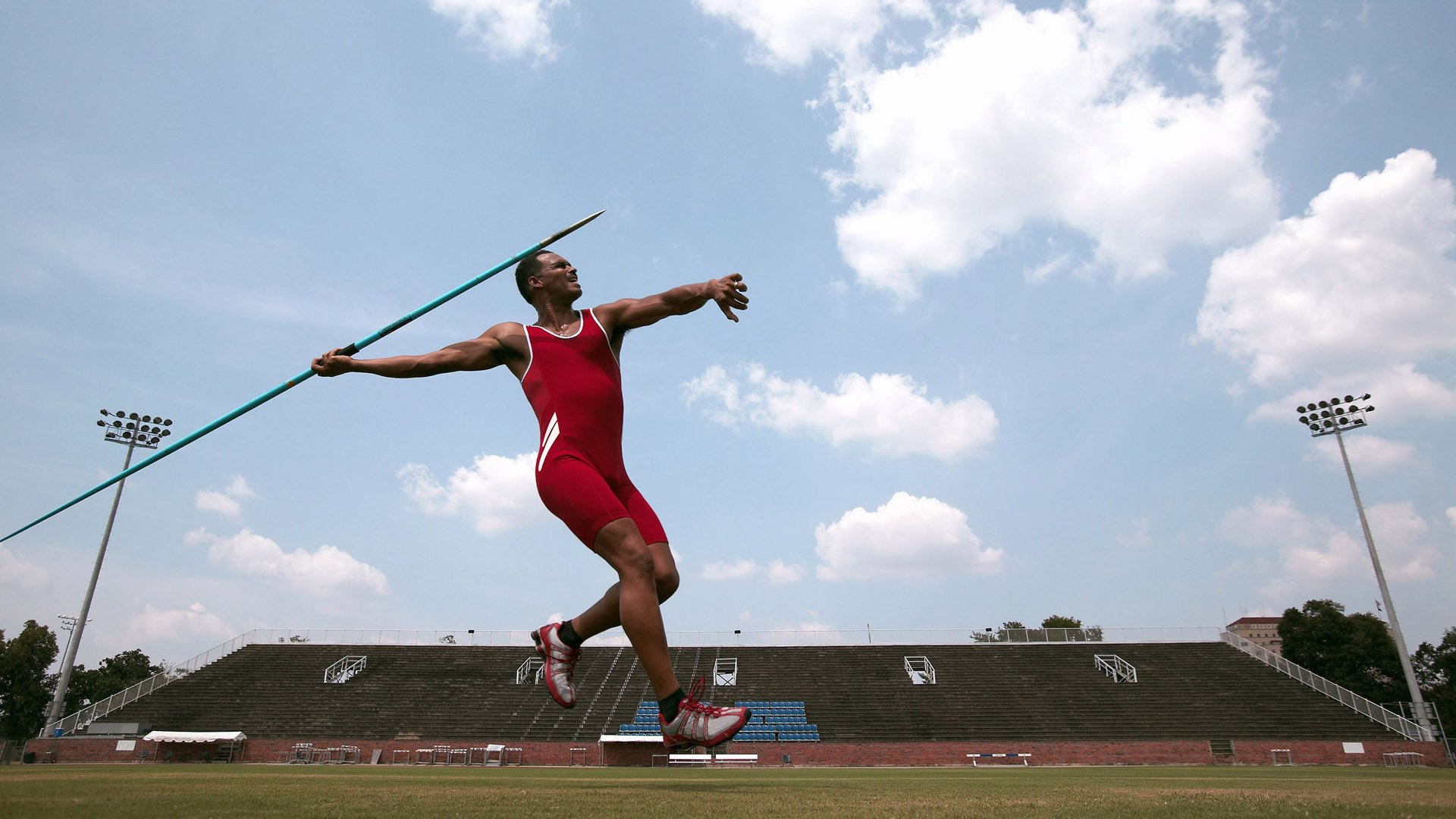 可再生材料：赛车轻量化新趋势，可再生汽车燃料